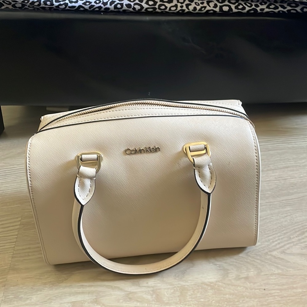 Crème Calvin Klein handbag